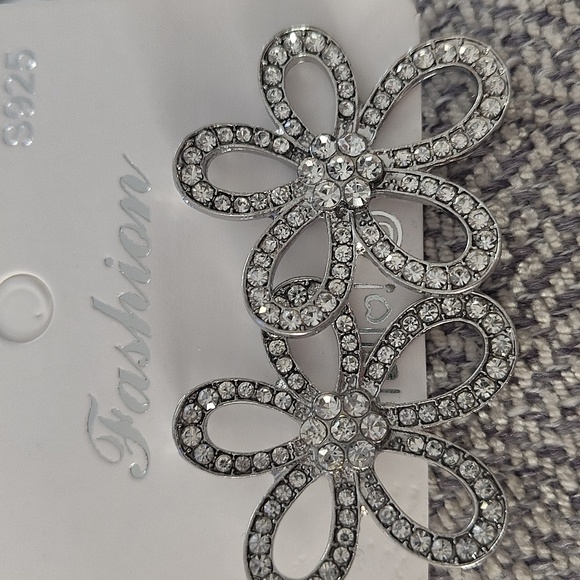 3 piece Jewelry - Picture 2 of 6